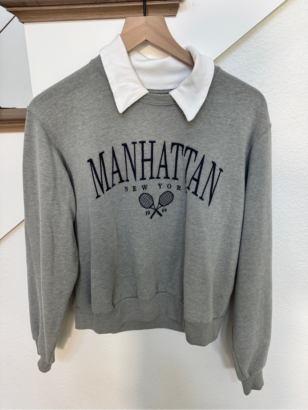 Hollister Gray Manhattan Graphic Crewneck with White Collar